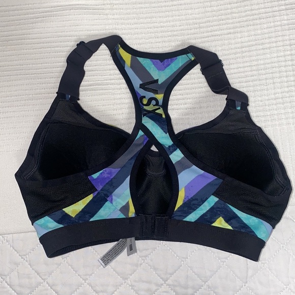 Victoria's Secret - VSX sports Bra - Picture 4 of 7